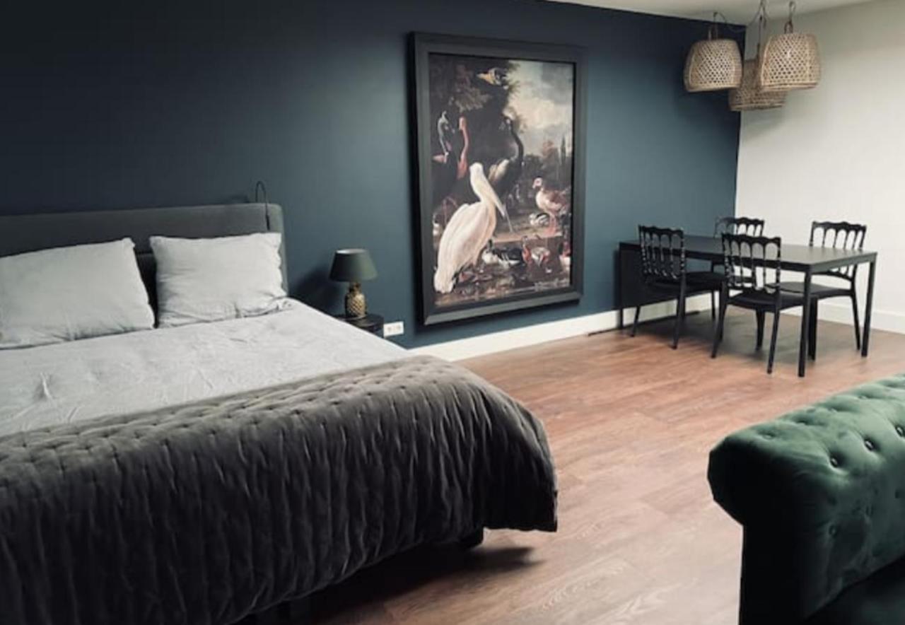 Bed And Breakfast Cherry Zaandam Bagian luar foto
